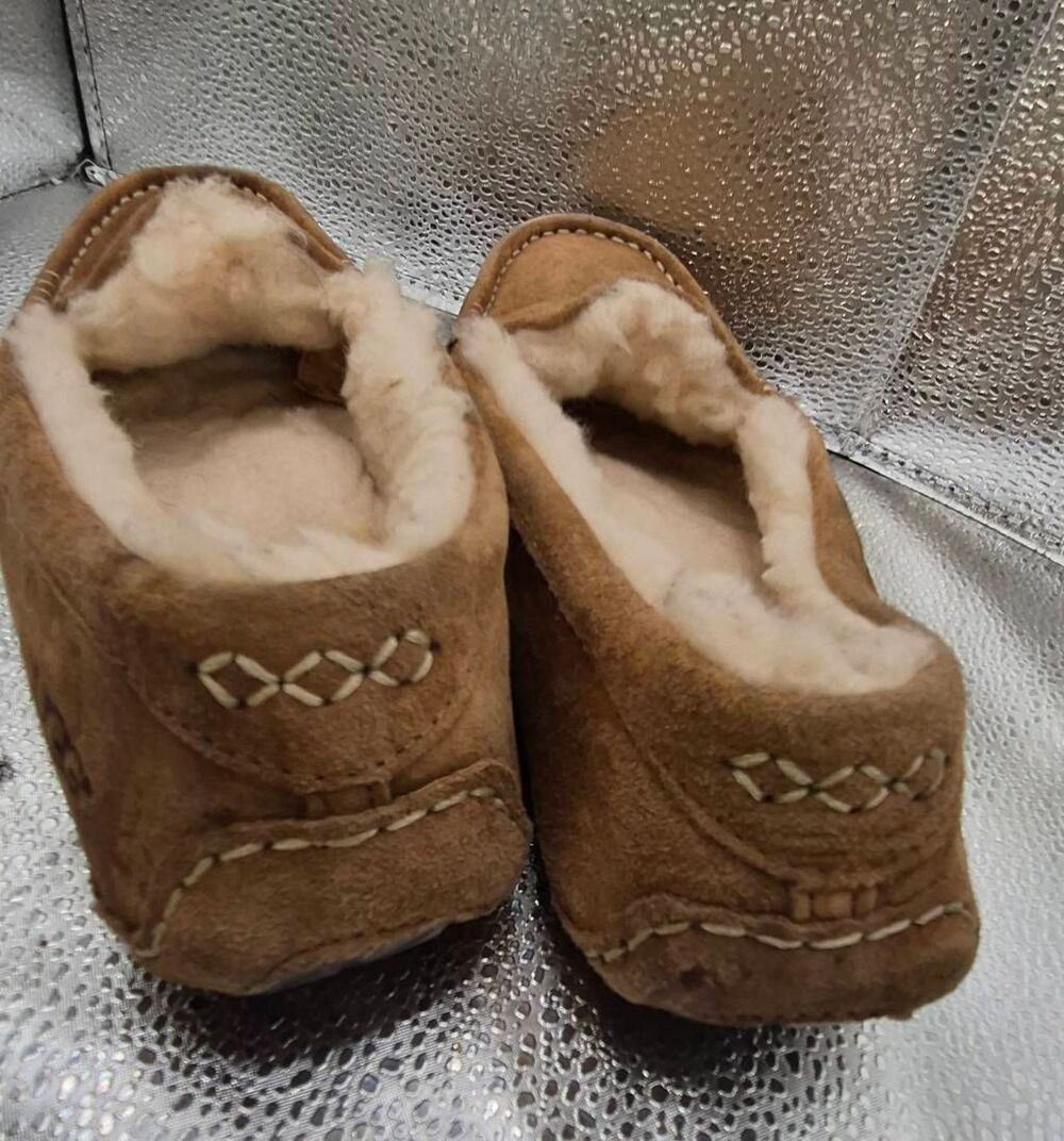 UGG - Picture 8 of 8